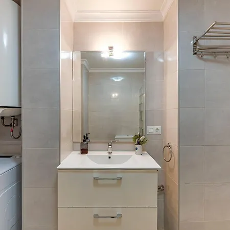 Fancy 2br In Golden Mile Close To The * 马尔韦利亚