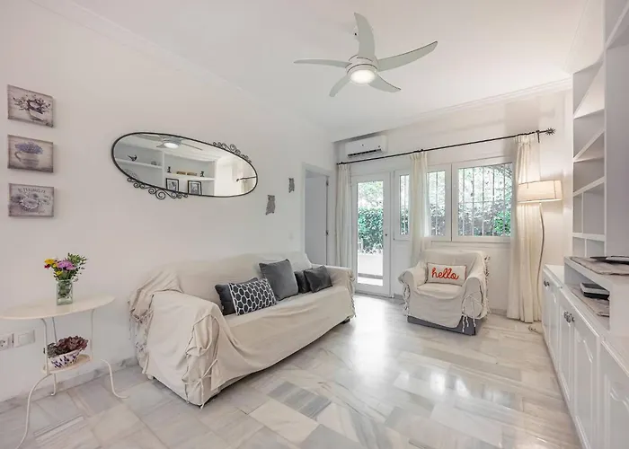 Fancy 2br In Golden Mile Close To The Apartmán